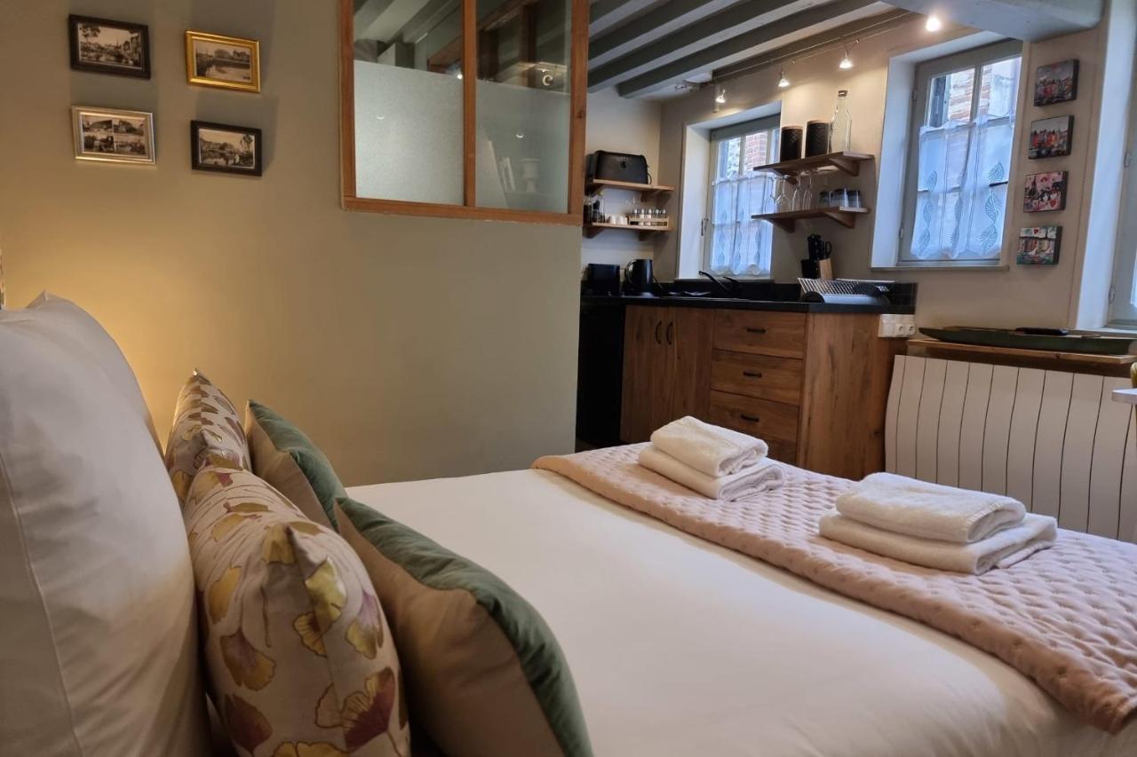 The Saint Jean Suite - Cozy For 2 - Center Honfleur With Fireplace Εξωτερικό φωτογραφία